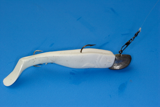 Rubber Zander lure complete with stinger 