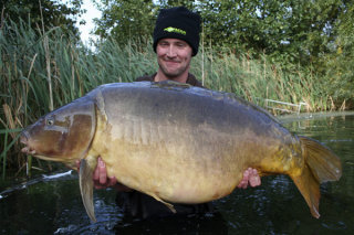 Two tone the current british record carp is dead